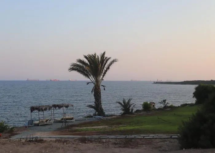 Domes At The Luxusní stan Maroni